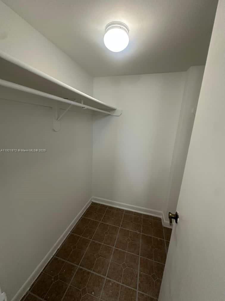 Real estate property located at 484 165th St Rd A-214, Miami-dade, Montecarlo Condo, Miami, FL