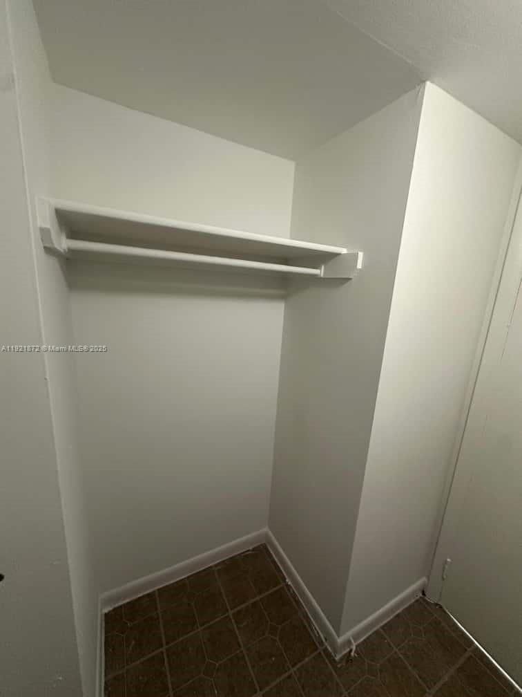 Real estate property located at 484 165th St Rd A-214, Miami-dade, Montecarlo Condo, Miami, FL
