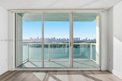Real estate property located at 650 West Ave #2209, Miami-dade, The Floridian Condo, Miami Beach, FL