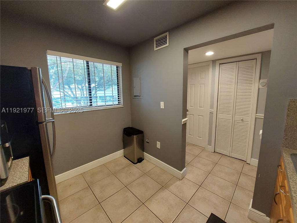 Real estate property located at 8415 107th Ave #255W, Miami-dade, Kendall Acres West Condo, Miami, FL
