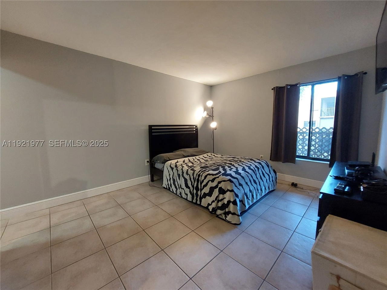 Real estate property located at 8415 107th Ave #255W, Miami-dade, Kendall Acres West Condo, Miami, FL