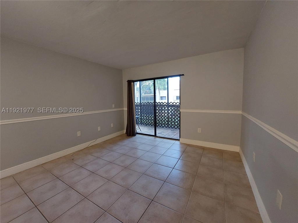 Real estate property located at 8415 107th Ave #255W, Miami-dade, Kendall Acres West Condo, Miami, FL