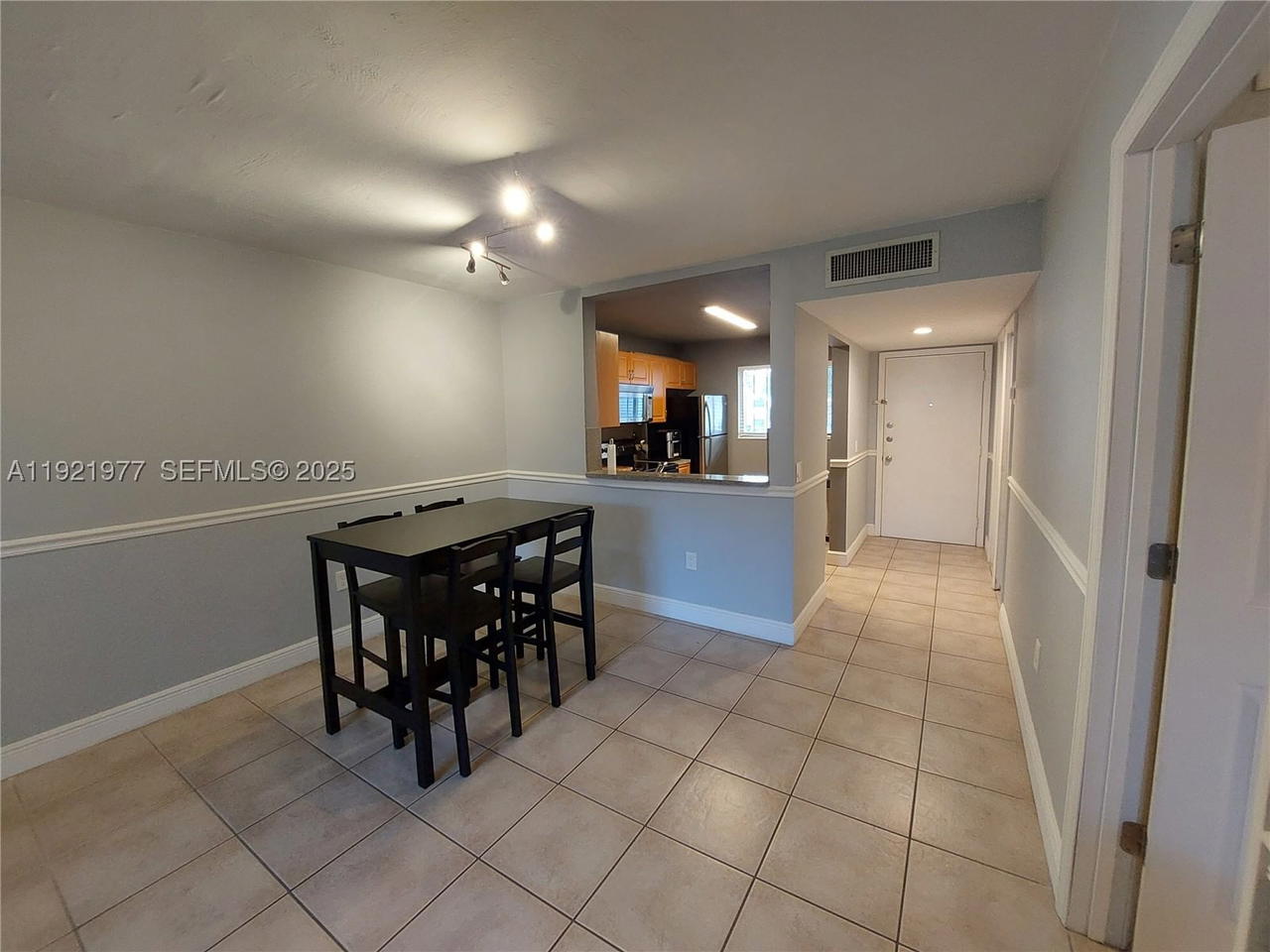 Real estate property located at 8415 107th Ave #255W, Miami-dade, Kendall Acres West Condo, Miami, FL