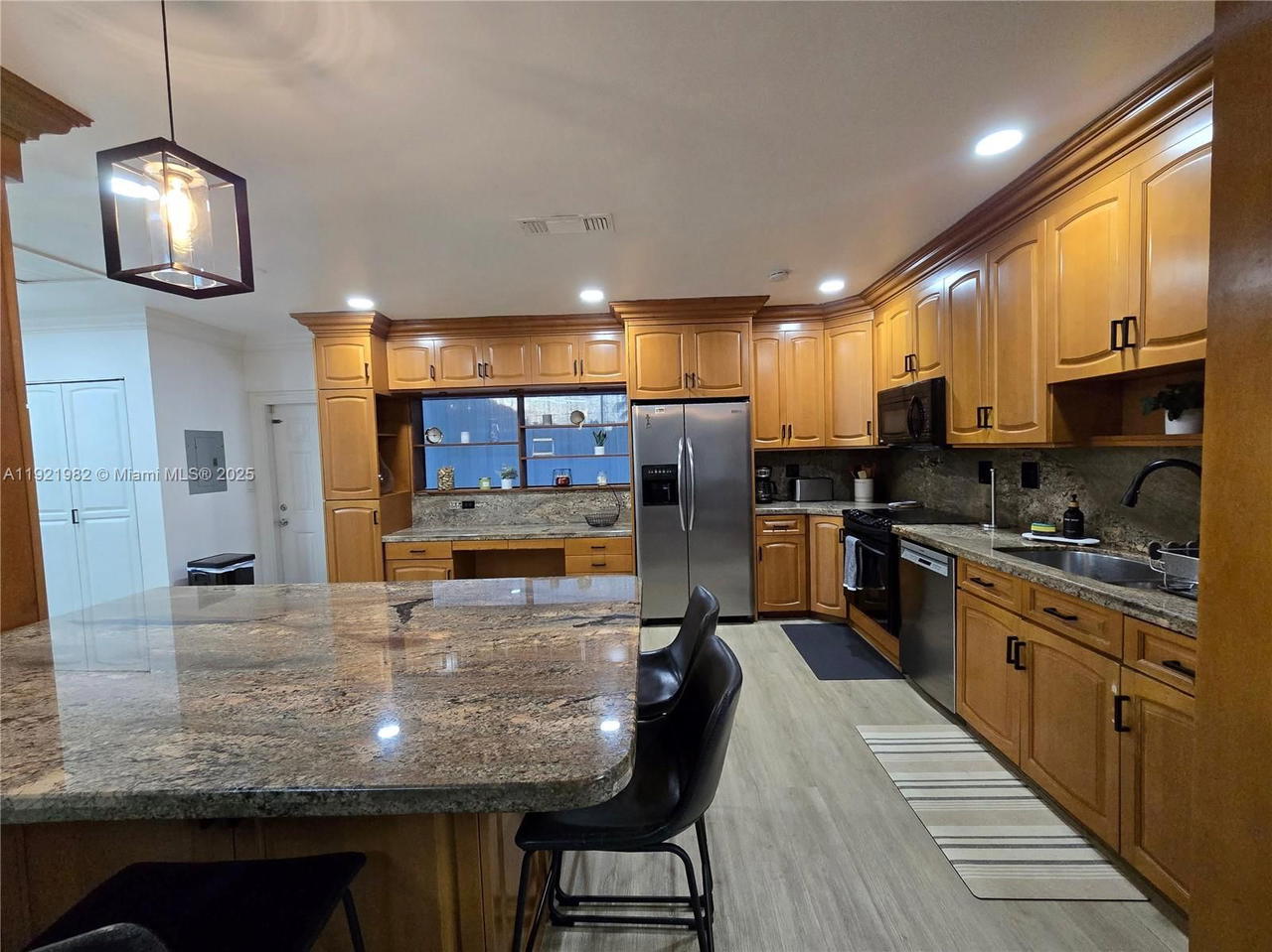 Real estate property located at 6571 Park St, Broward, Driftwood Plaza, Hollywood, FL