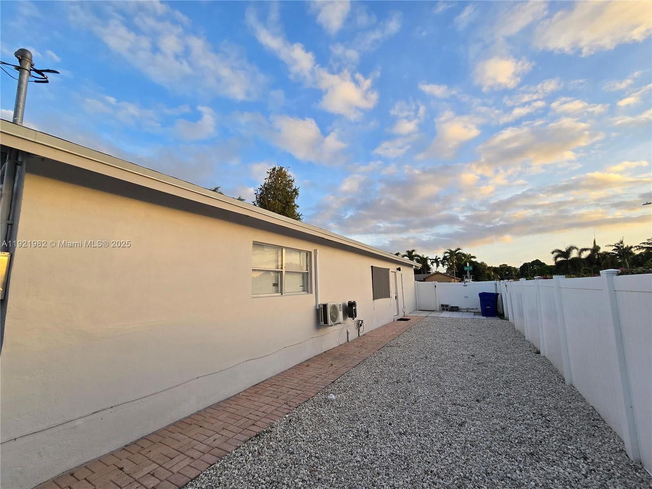 Real estate property located at 6571 Park St, Broward, Driftwood Plaza, Hollywood, FL