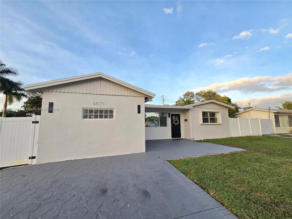 Real estate property located at 6571 Park St, Broward, Driftwood Plaza, Hollywood, FL