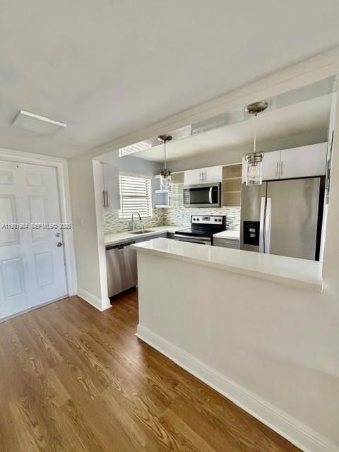 Real estate property located at 8350 Sunrise Lakes Blvd #202, Broward, Sunrise Lakes 54 Condo, Sunrise, FL