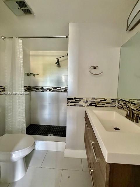 Real estate property located at 8350 Sunrise Lakes Blvd #202, Broward, Sunrise Lakes 54 Condo, Sunrise, FL