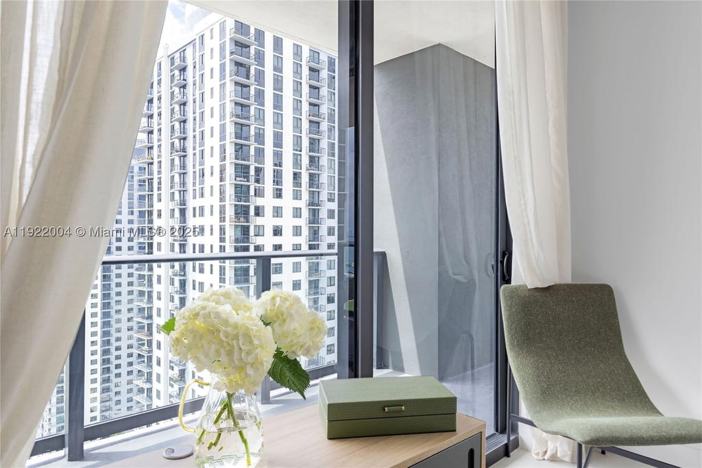 Real estate property located at 159 6th St #3002, Miami-dade, Gale Residences, Miami, FL