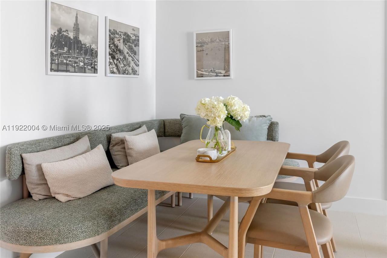 Real estate property located at 159 6th St #3002, Miami-dade, Gale Residences, Miami, FL