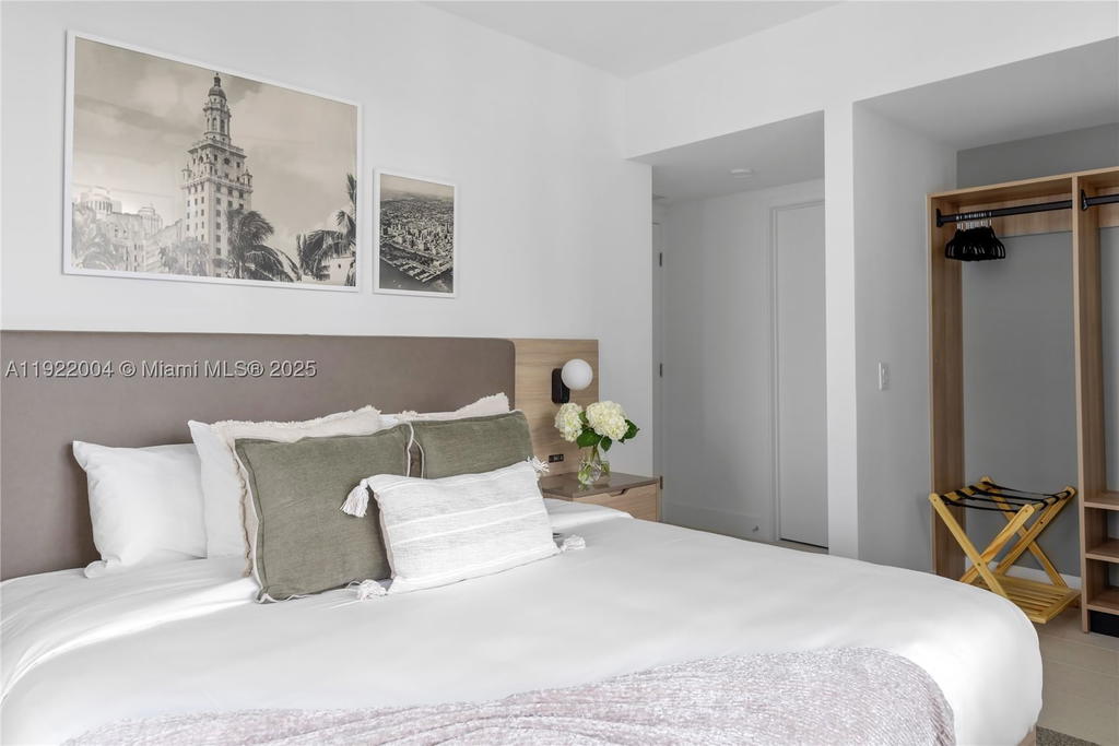 Real estate property located at 159 6th St #3002, Miami-dade, Gale Residences, Miami, FL