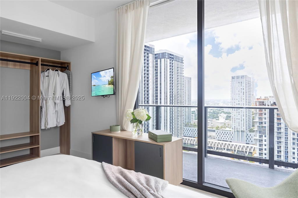 Real estate property located at 159 6th St #3002, Miami-dade, Gale Residences, Miami, FL