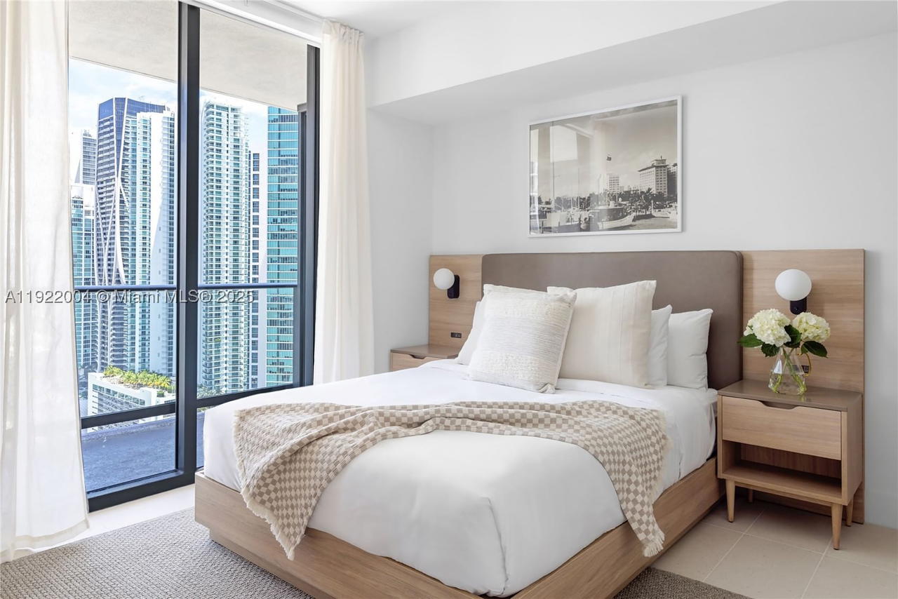 Real estate property located at 159 6th St #3002, Miami-dade, Gale Residences, Miami, FL