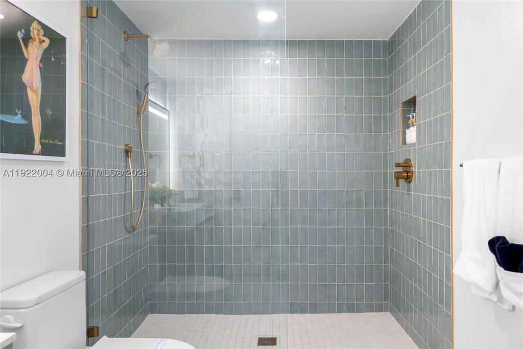 Real estate property located at 159 6th St #3002, Miami-dade, Gale Residences, Miami, FL