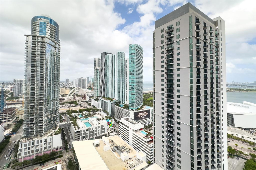 Real estate property located at 159 6th St #3002, Miami-dade, Gale Residences, Miami, FL
