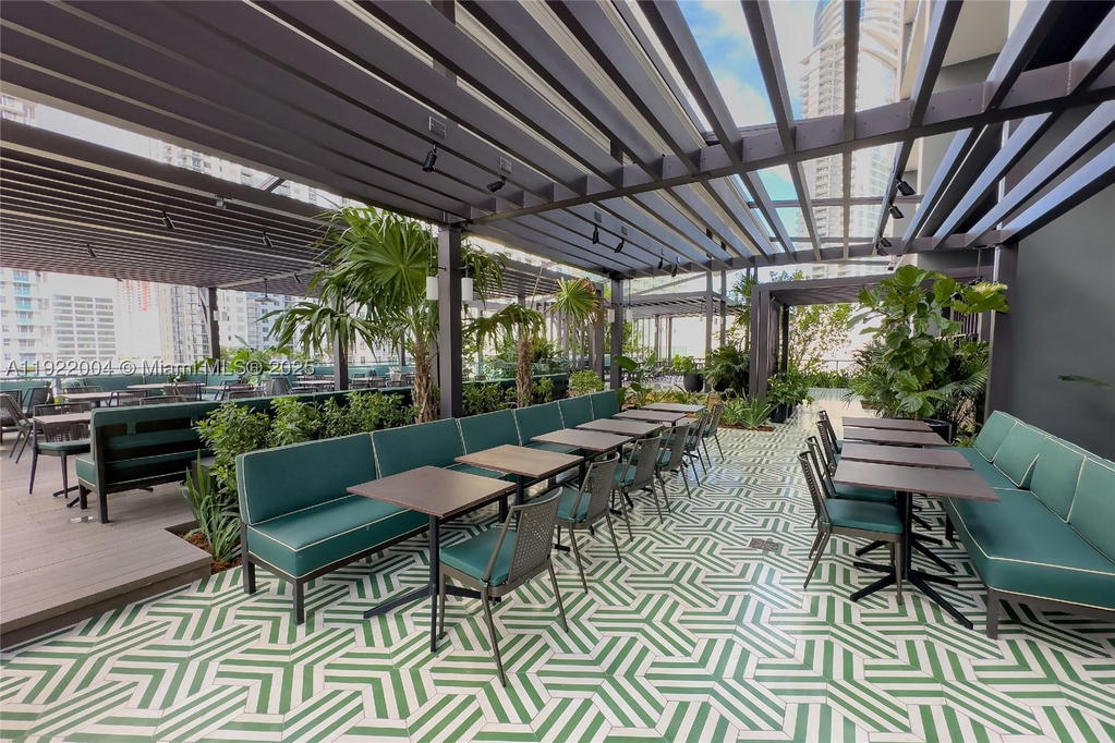 Real estate property located at 159 6th St #3002, Miami-dade, Gale Residences, Miami, FL
