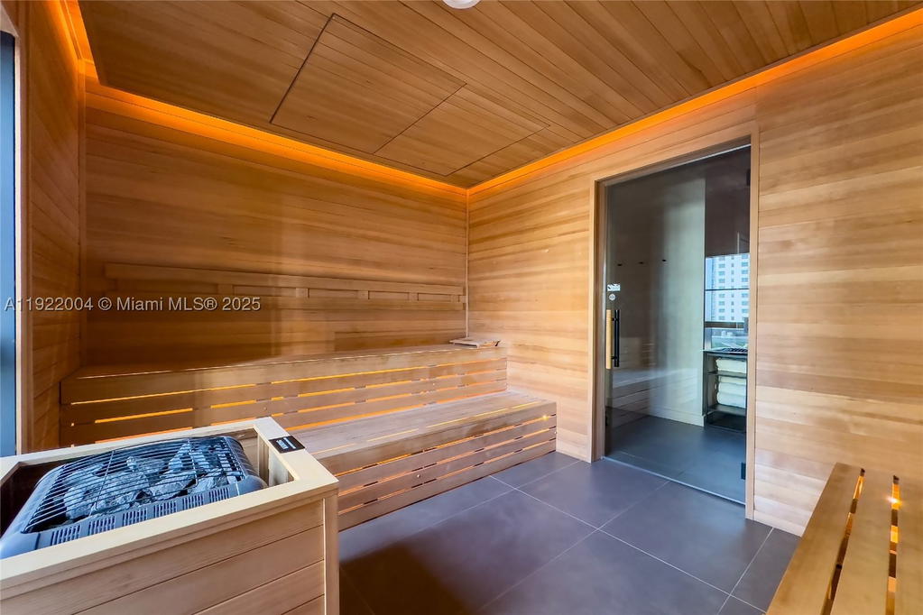 Real estate property located at 159 6th St #3002, Miami-dade, Gale Residences, Miami, FL