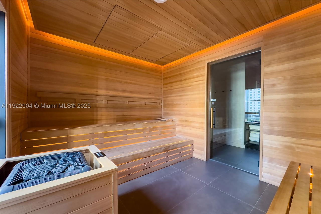 Real estate property located at 159 6th St #3002, Miami-dade, Gale Residences, Miami, FL