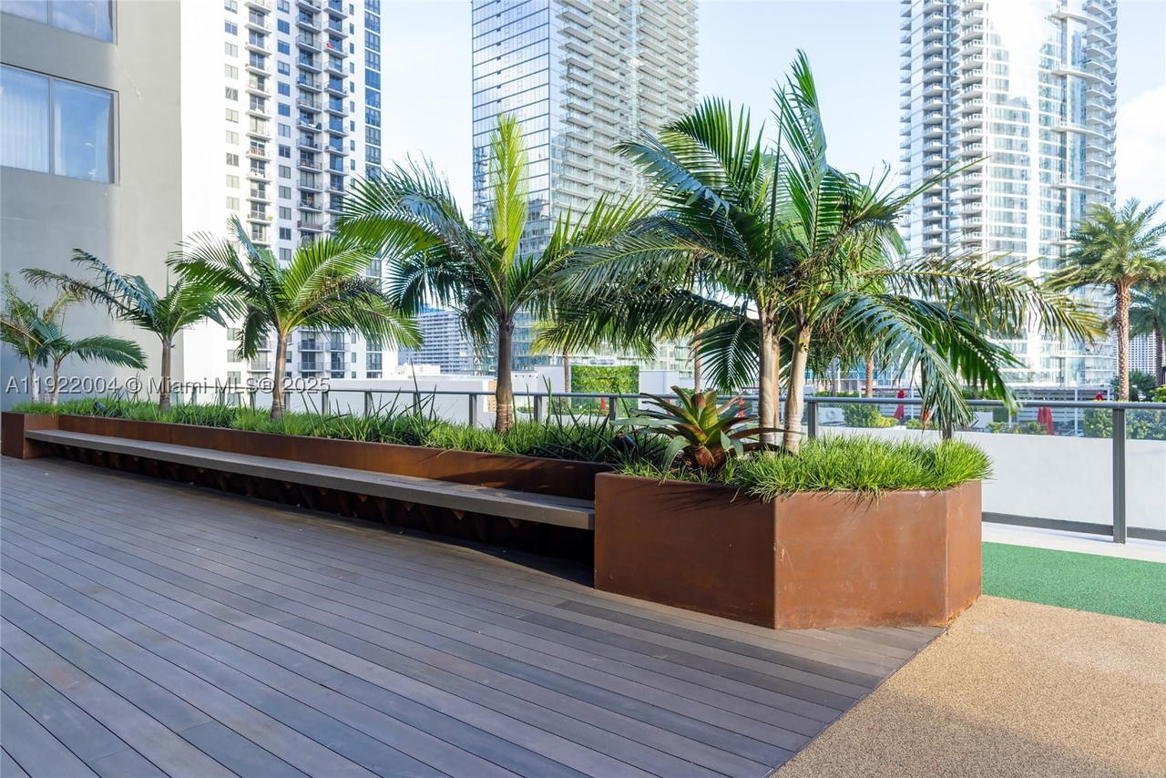 Real estate property located at 159 6th St #3002, Miami-dade, Gale Residences, Miami, FL