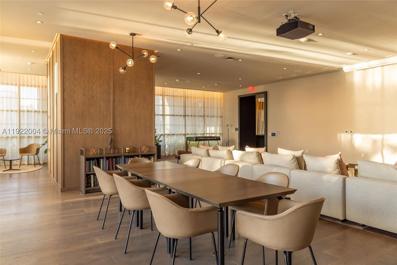 Real estate property located at 159 6th St #3002, Miami-dade, Gale Residences, Miami, FL