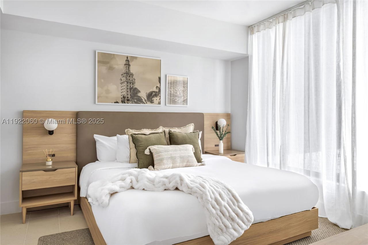 Real estate property located at 159 6th St #3209, Miami-dade, Gale Residences, Miami, FL