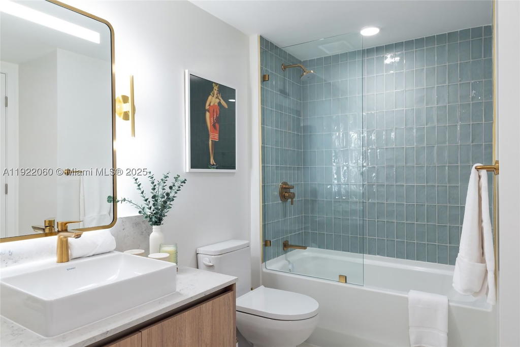 Real estate property located at 159 6th St #3209, Miami-dade, Gale Residences, Miami, FL