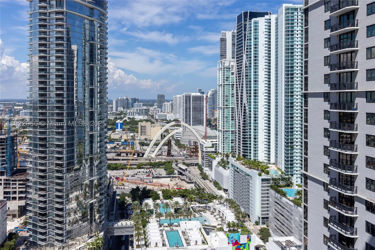 Real estate property located at 159 6th St #3209, Miami-dade, Gale Residences, Miami, FL