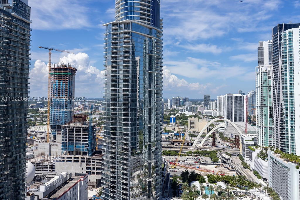 Real estate property located at 159 6th St #3209, Miami-dade, Gale Residences, Miami, FL