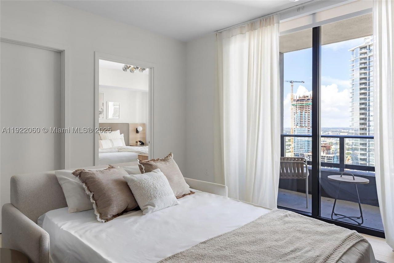 Real estate property located at 159 6th St #3209, Miami-dade, Gale Residences, Miami, FL