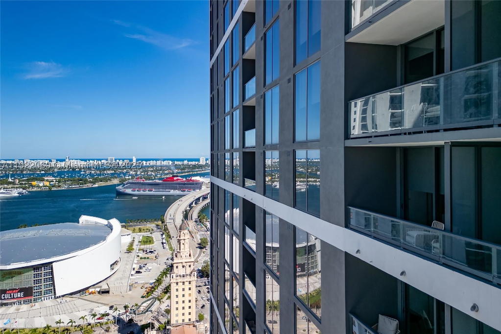 Real estate property located at 159 6th St #3209, Miami-dade, Gale Residences, Miami, FL