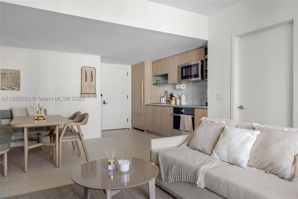 Real estate property located at 159 6th St #3209, Miami-dade, Gale Residences, Miami, FL
