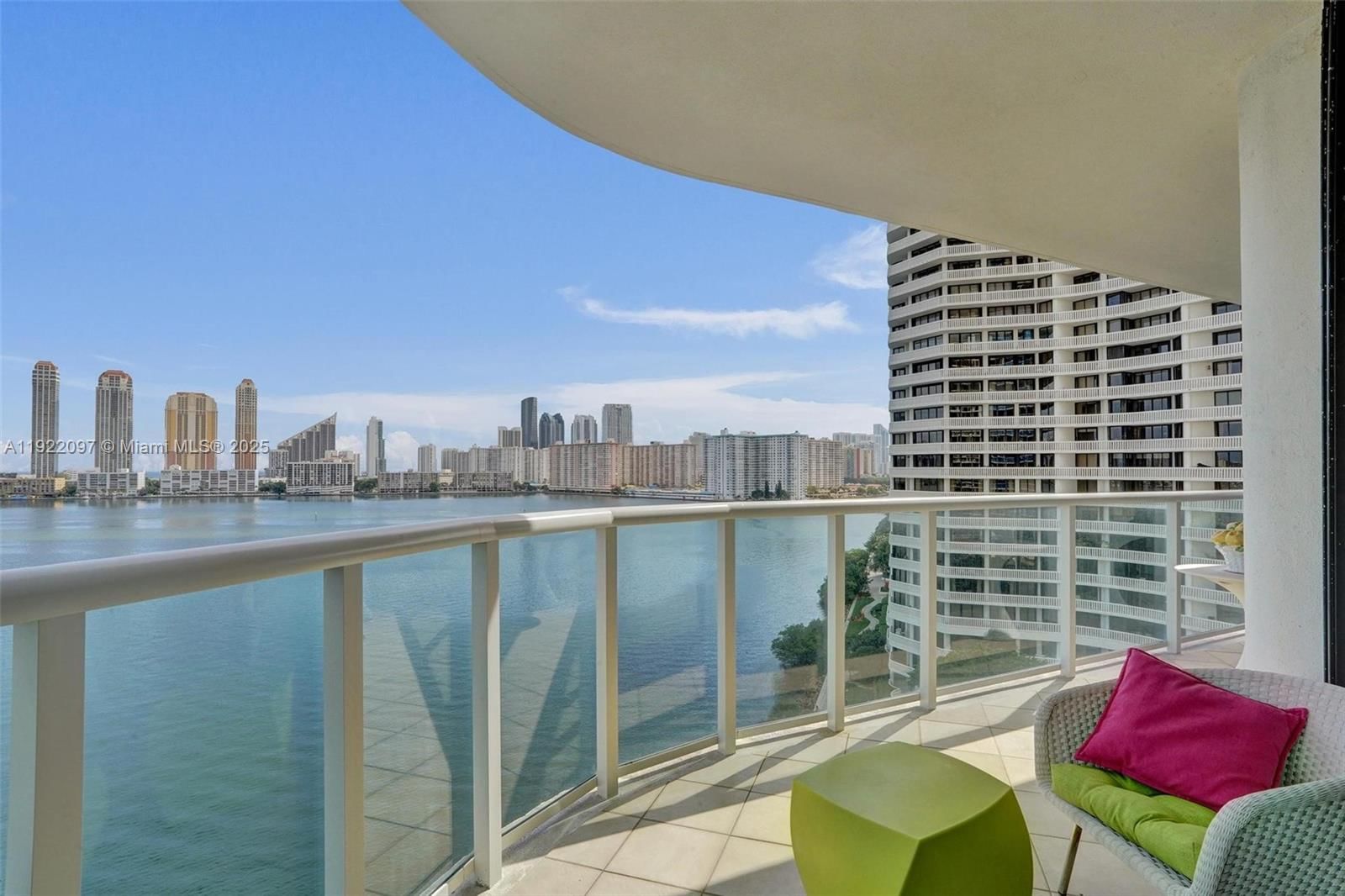 Real estate property located at 4000 Island Blvd #1007, Miami-dade, 4000 Isl Blvd Williams Is, Aventura, FL