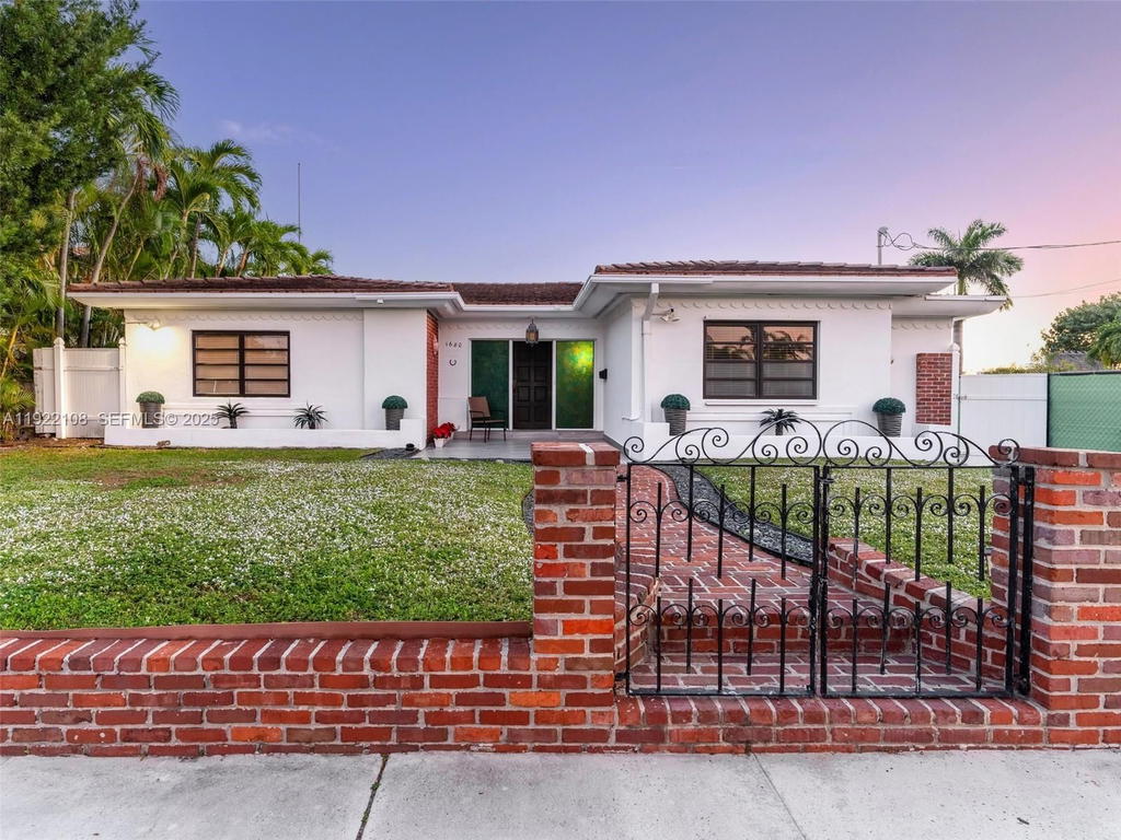 Real estate property located at 1680 Treasure Dr, Miami-dade, Treasure Island, North Bay Village, FL