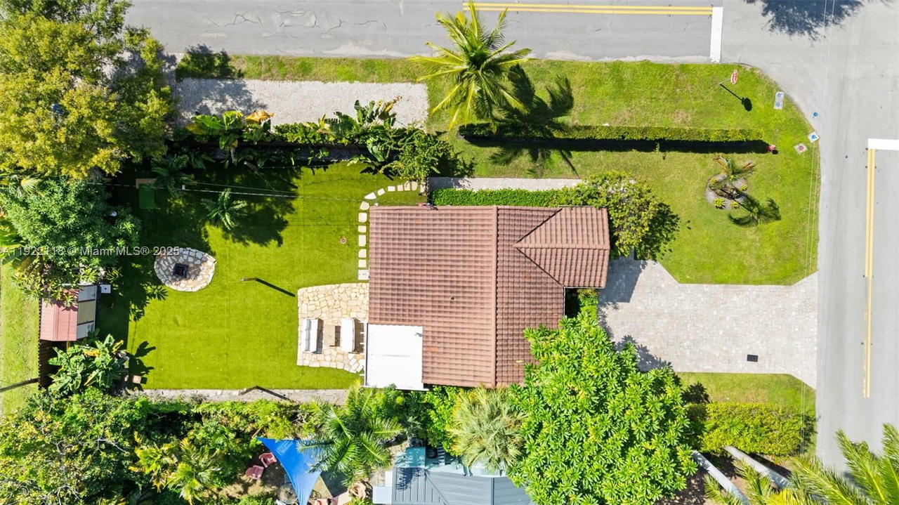Real estate property located at 520 12th Ct, Broward, Croissant Park South Rive, Fort Lauderdale, FL