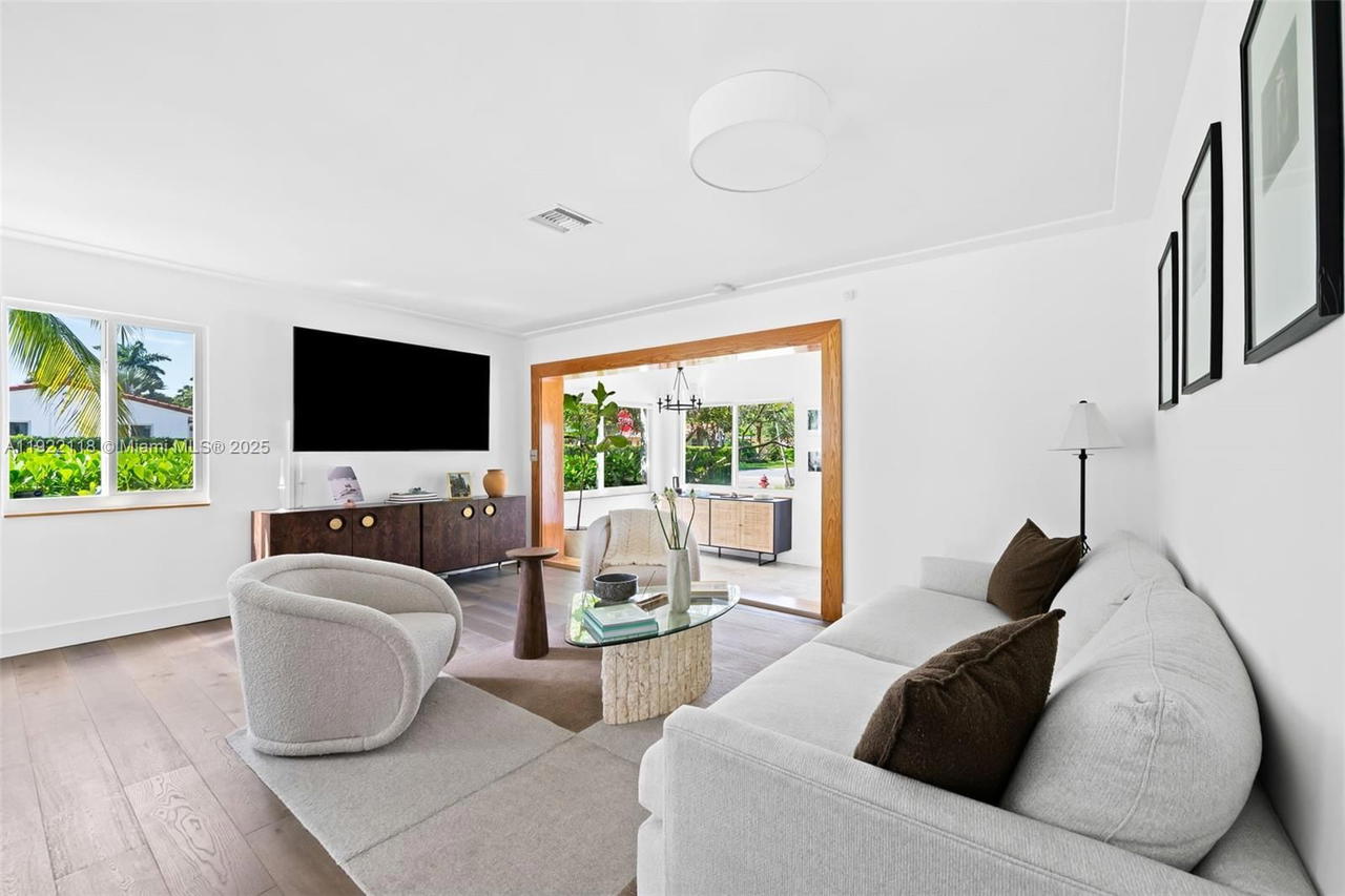 Real estate property located at 520 12th Ct, Broward, Croissant Park South Rive, Fort Lauderdale, FL