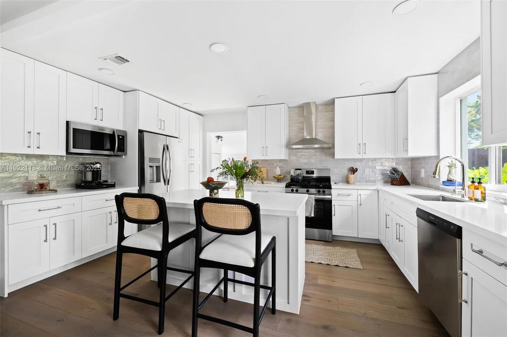 Real estate property located at 520 12th Ct, Broward, Croissant Park South Rive, Fort Lauderdale, FL
