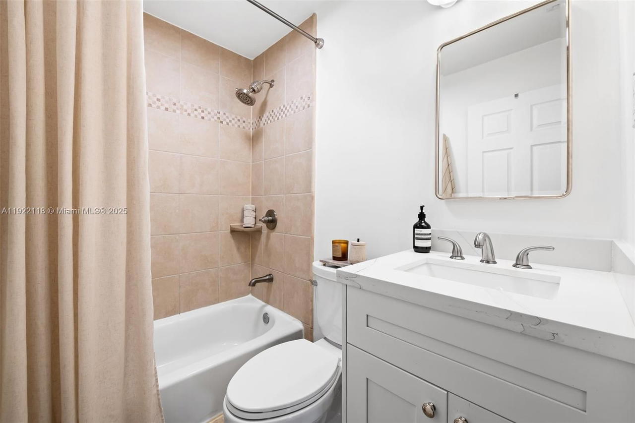 Real estate property located at 520 12th Ct, Broward, Croissant Park South Rive, Fort Lauderdale, FL