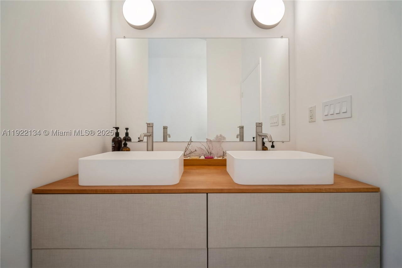 Real estate property located at 2001 Meridian Ave #512, Miami-dade, The Meridian Condo, Miami Beach, FL