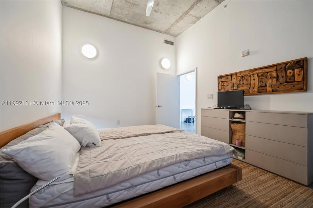 Real estate property located at 2001 Meridian Ave #512, Miami-dade, The Meridian Condo, Miami Beach, FL