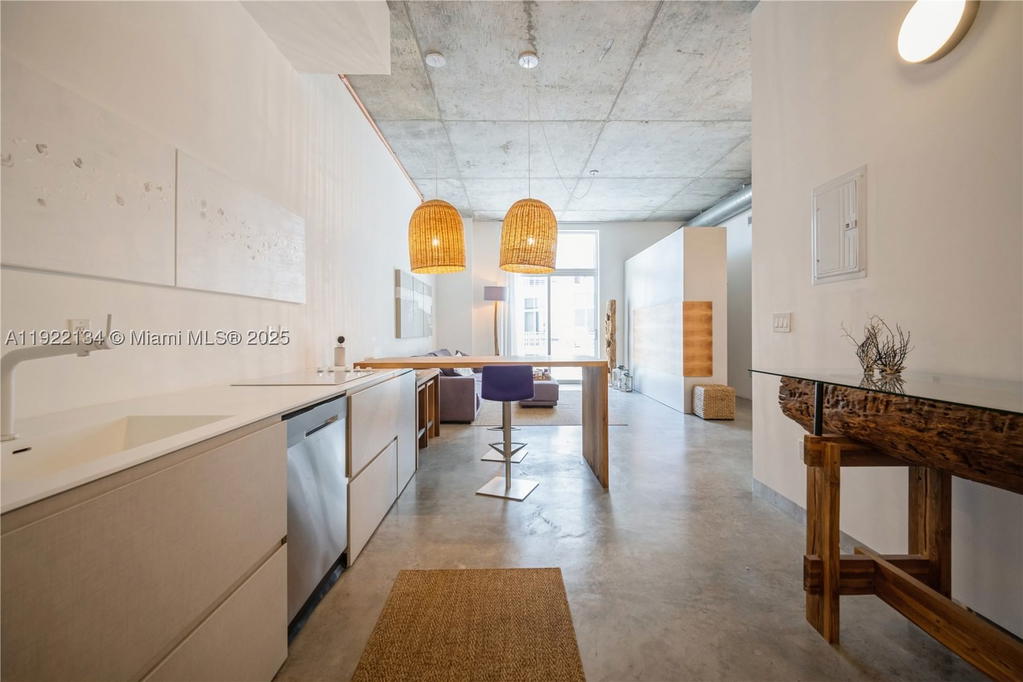 Real estate property located at 2001 Meridian Ave #512, Miami-dade, The Meridian Condo, Miami Beach, FL