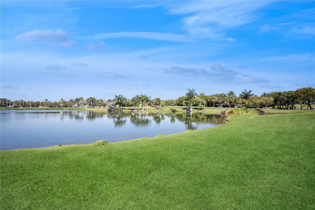 Real estate property located at 2001 Meridian Ave #512, Miami-dade, The Meridian Condo, Miami Beach, FL