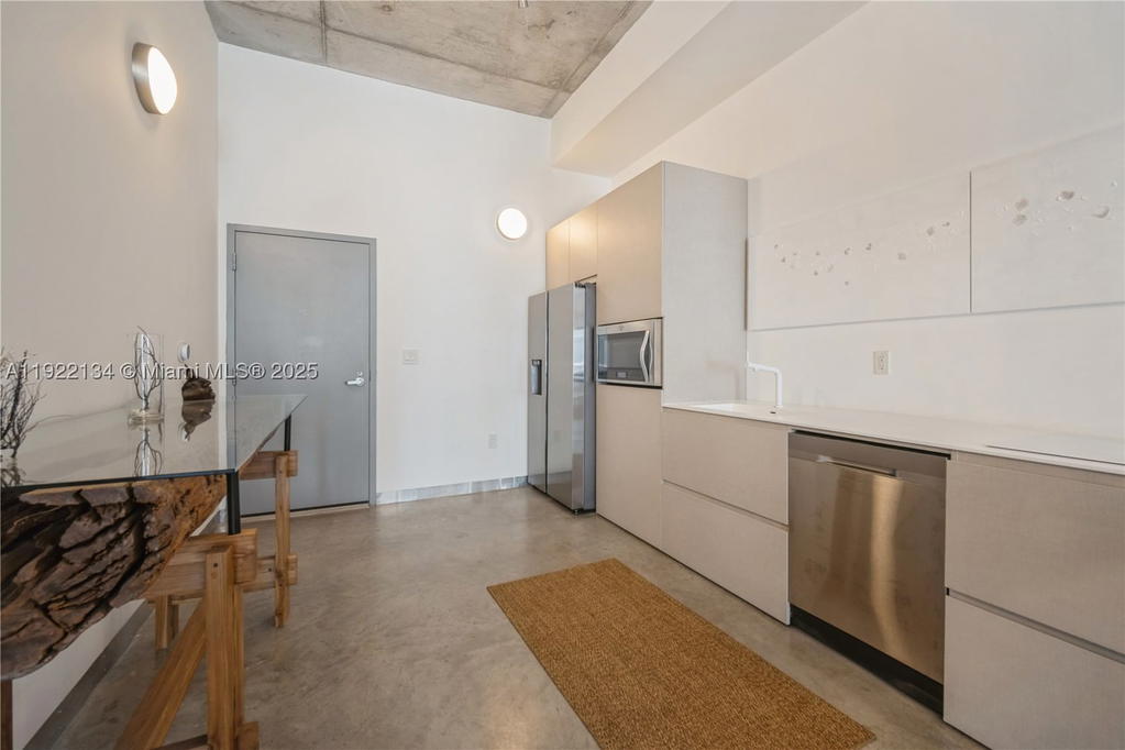 Real estate property located at 2001 Meridian Ave #512, Miami-dade, The Meridian Condo, Miami Beach, FL