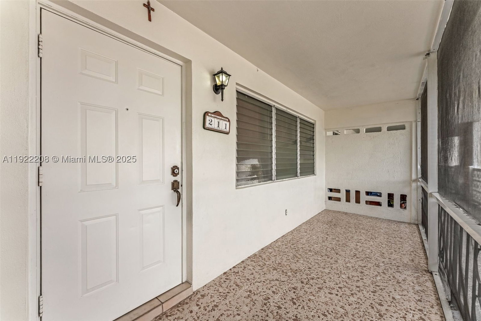 Real estate property located at 1450 170th St #211, Miami-dade, Floridian Arms Condo, North Miami Beach, FL