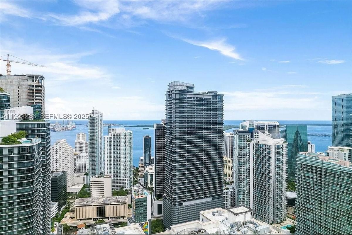 Real estate property located at 1000 Brickell Plz #3211, Miami-dade, Brickell Flatiron Condo, Miami, FL