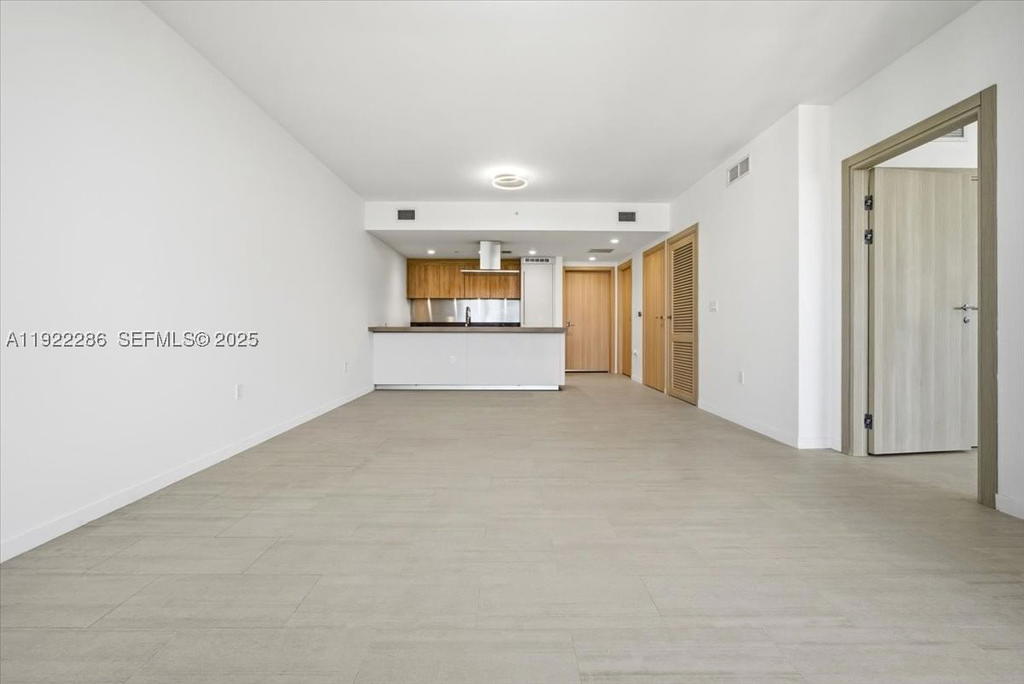 Real estate property located at 1000 Brickell Plz #3211, Miami-dade, Brickell Flatiron Condo, Miami, FL