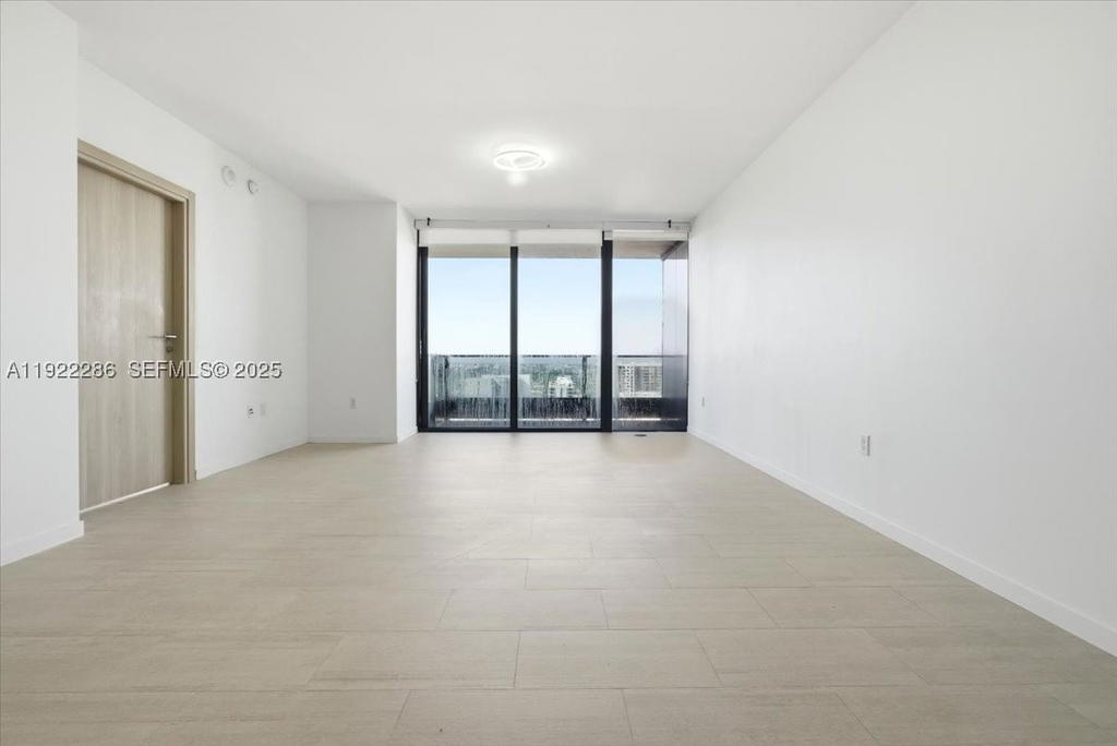Real estate property located at 1000 Brickell Plz #3211, Miami-dade, Brickell Flatiron Condo, Miami, FL