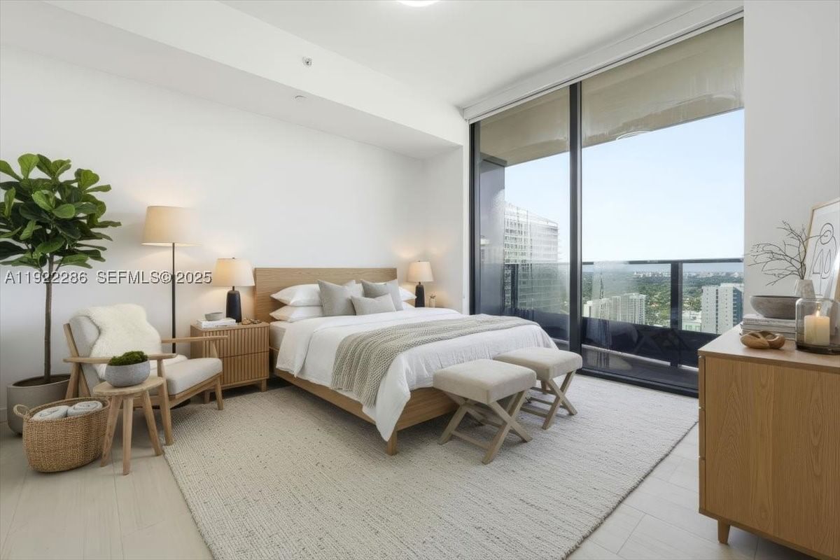 Real estate property located at 1000 Brickell Plz #3211, Miami-dade, Brickell Flatiron Condo, Miami, FL