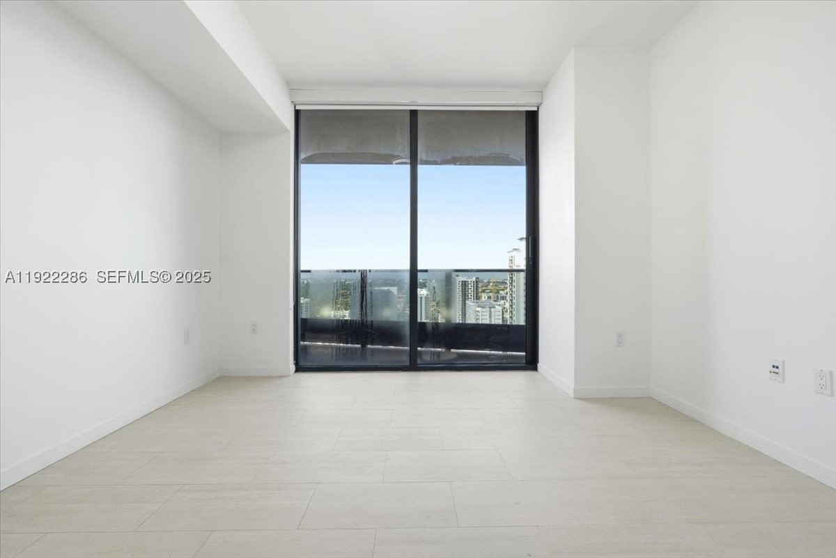 Real estate property located at 1000 Brickell Plz #3211, Miami-dade, Brickell Flatiron Condo, Miami, FL