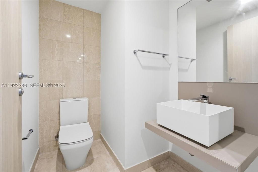 Real estate property located at 1000 Brickell Plz #3211, Miami-dade, Brickell Flatiron Condo, Miami, FL