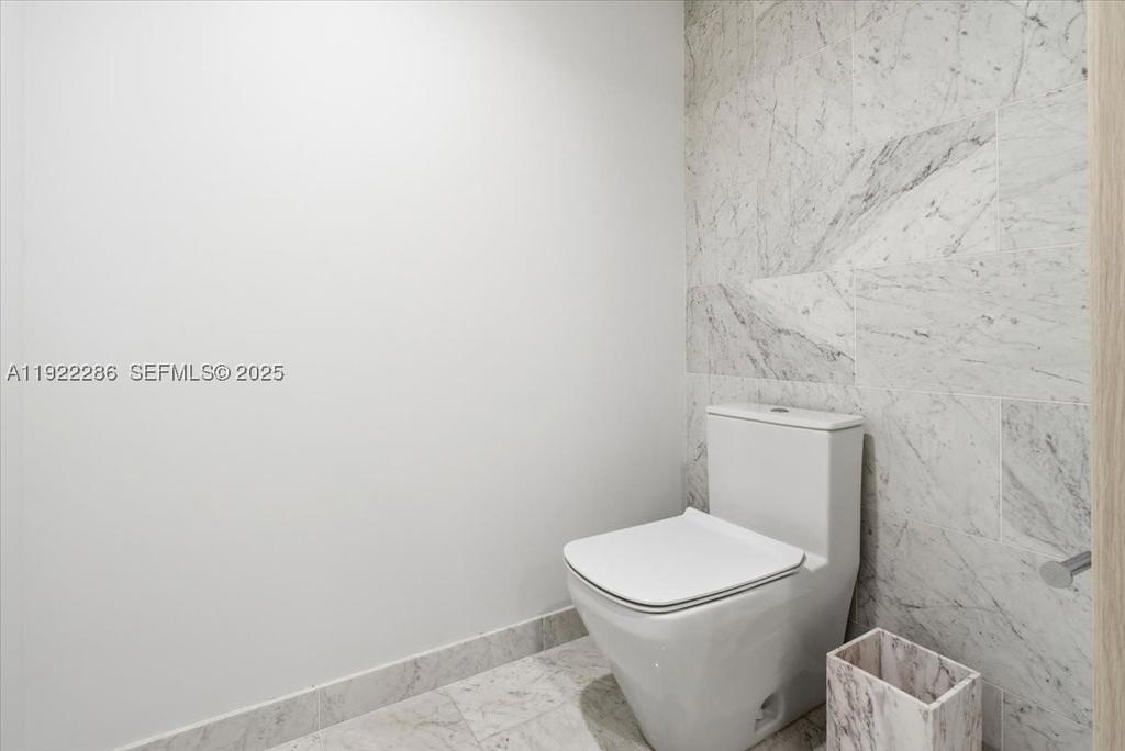 Real estate property located at 1000 Brickell Plz #3211, Miami-dade, Brickell Flatiron Condo, Miami, FL